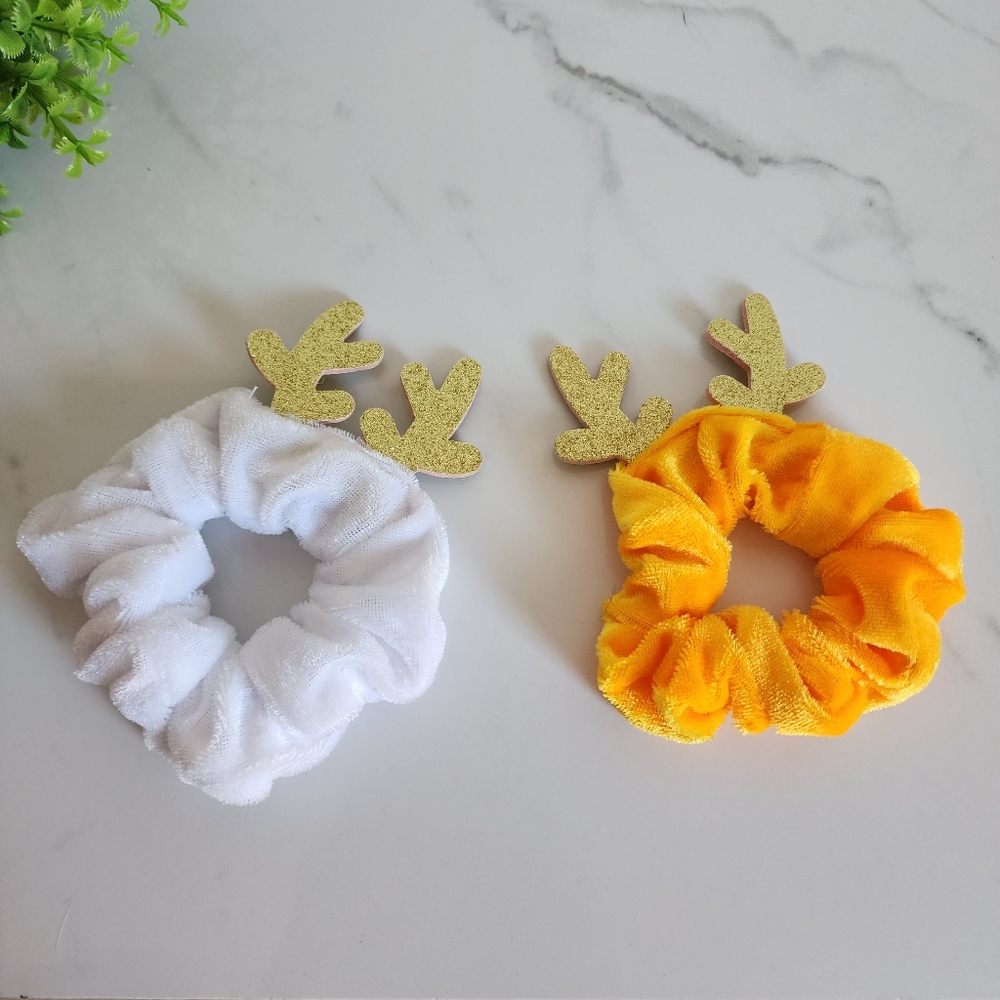 ✨️ Reindeer Antler Scrunchies White Yellow Velvet Hair Ties Christmas Holiday 🦌